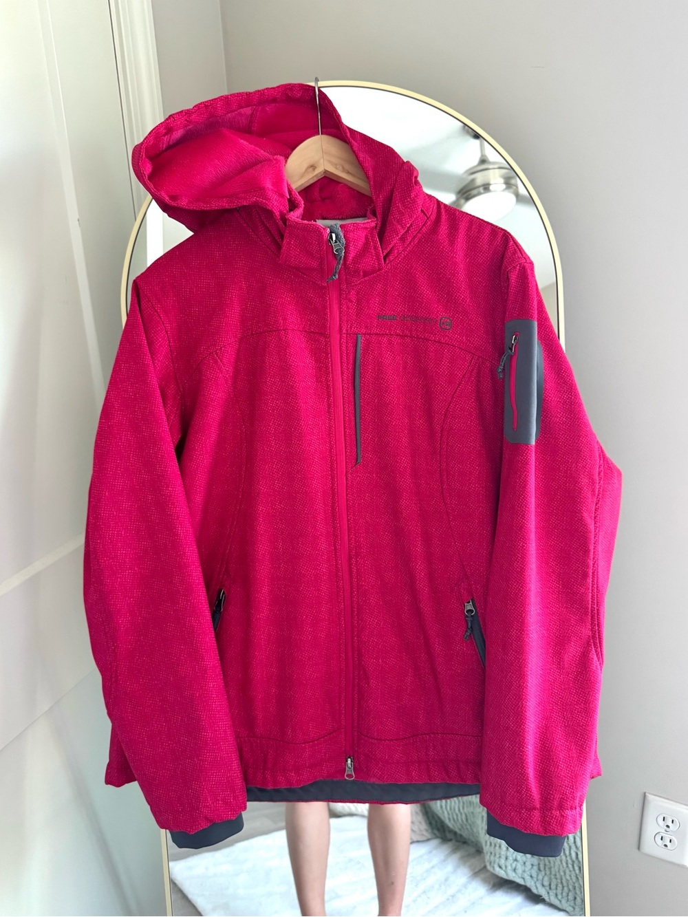 Free Country Cubic Dobby Softshell Jacket in Cranberry